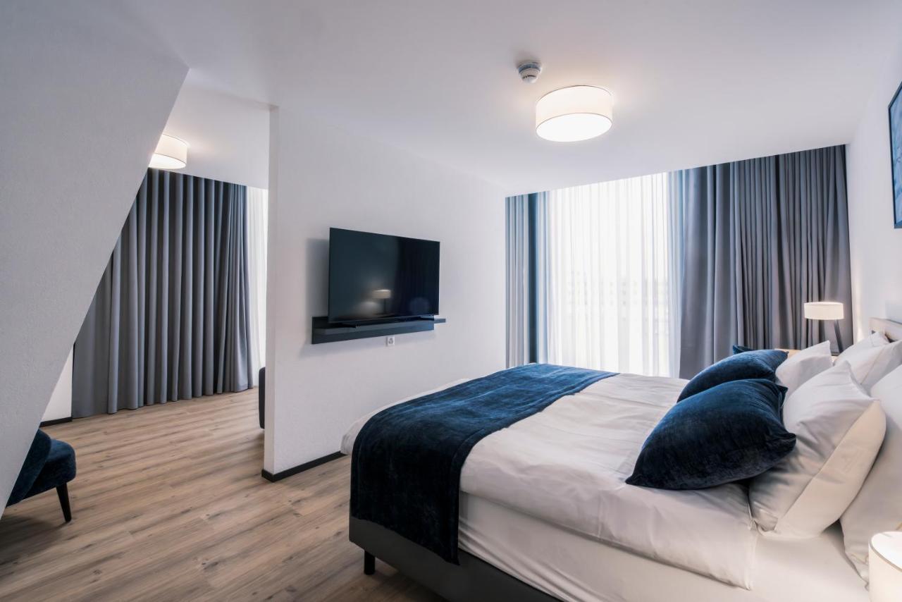 Yparc Hotel 伊韦尔东 外观 照片