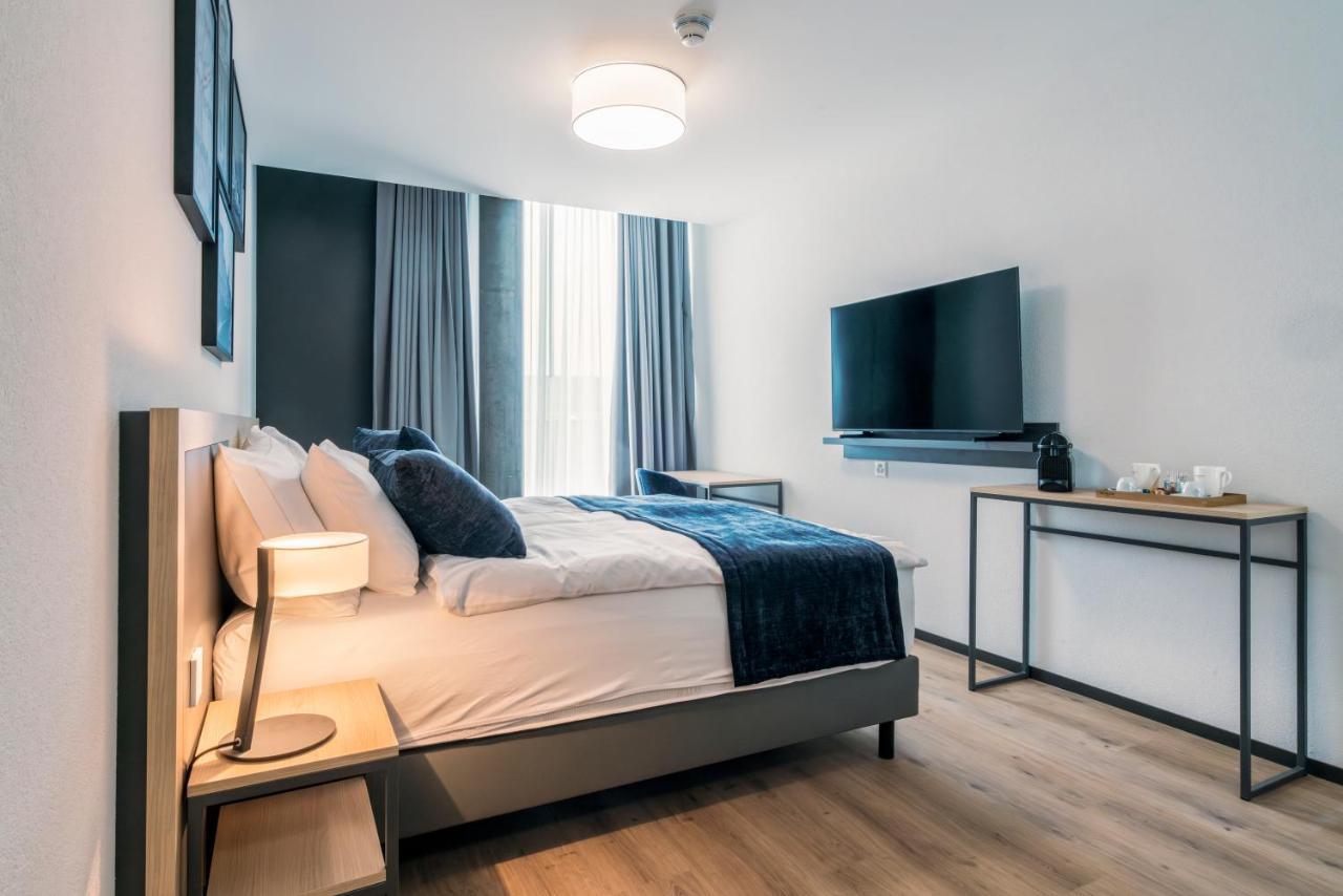 Yparc Hotel 伊韦尔东 外观 照片